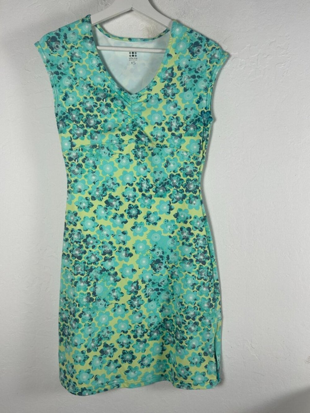 Title Nine Women Shift Dress XS Green Floral Sleeveless Knit Diamalete Steadfast